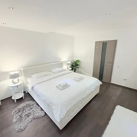Old Poema Apartment